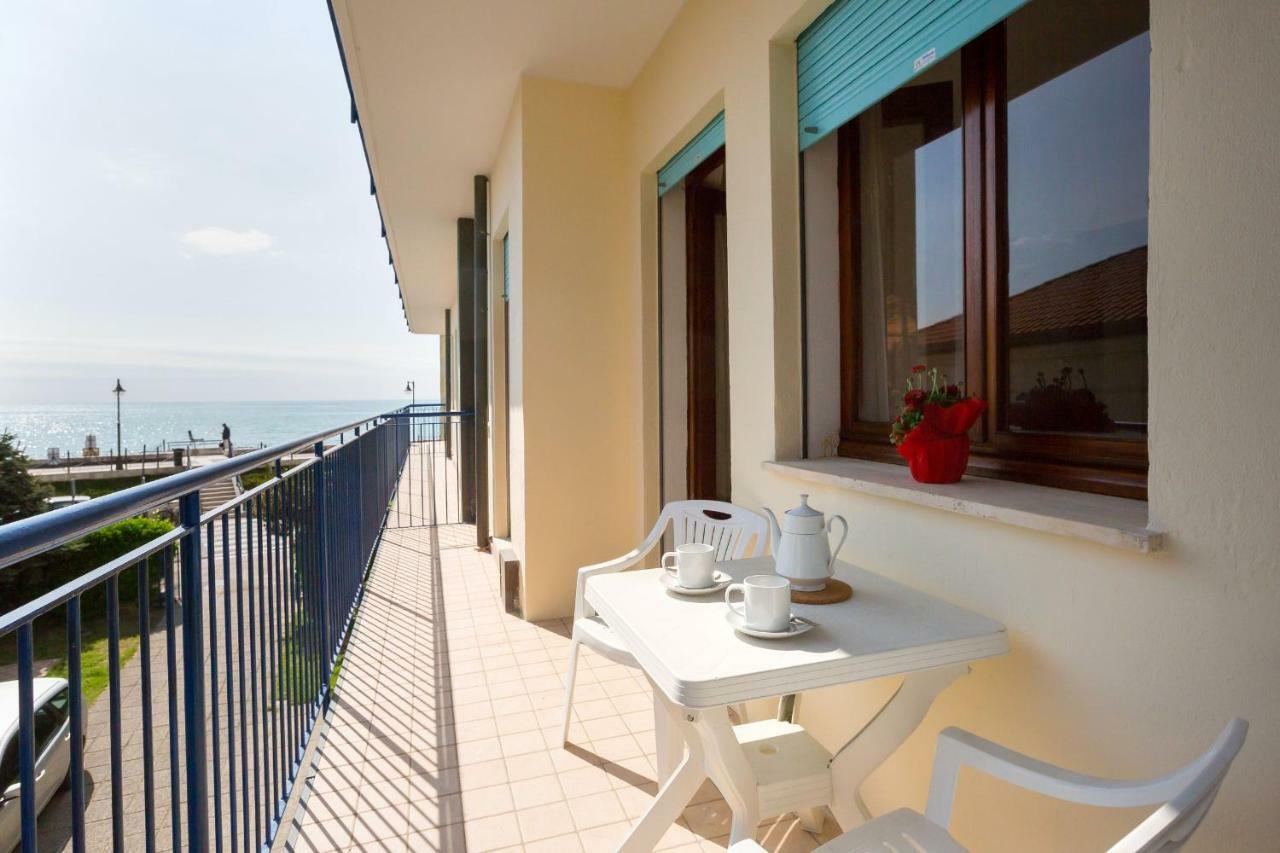 Residence Cristallo Каорле Екстериор снимка