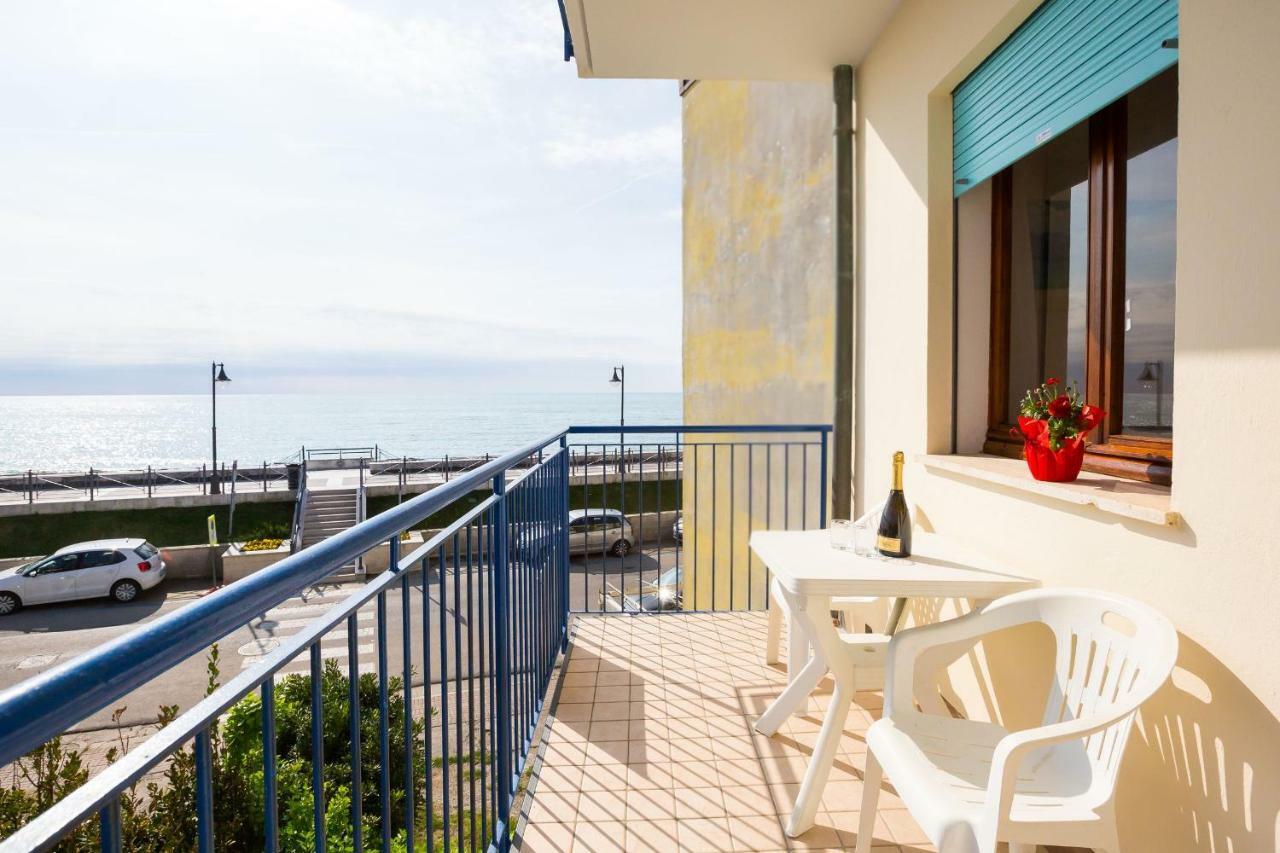 Residence Cristallo Каорле Екстериор снимка
