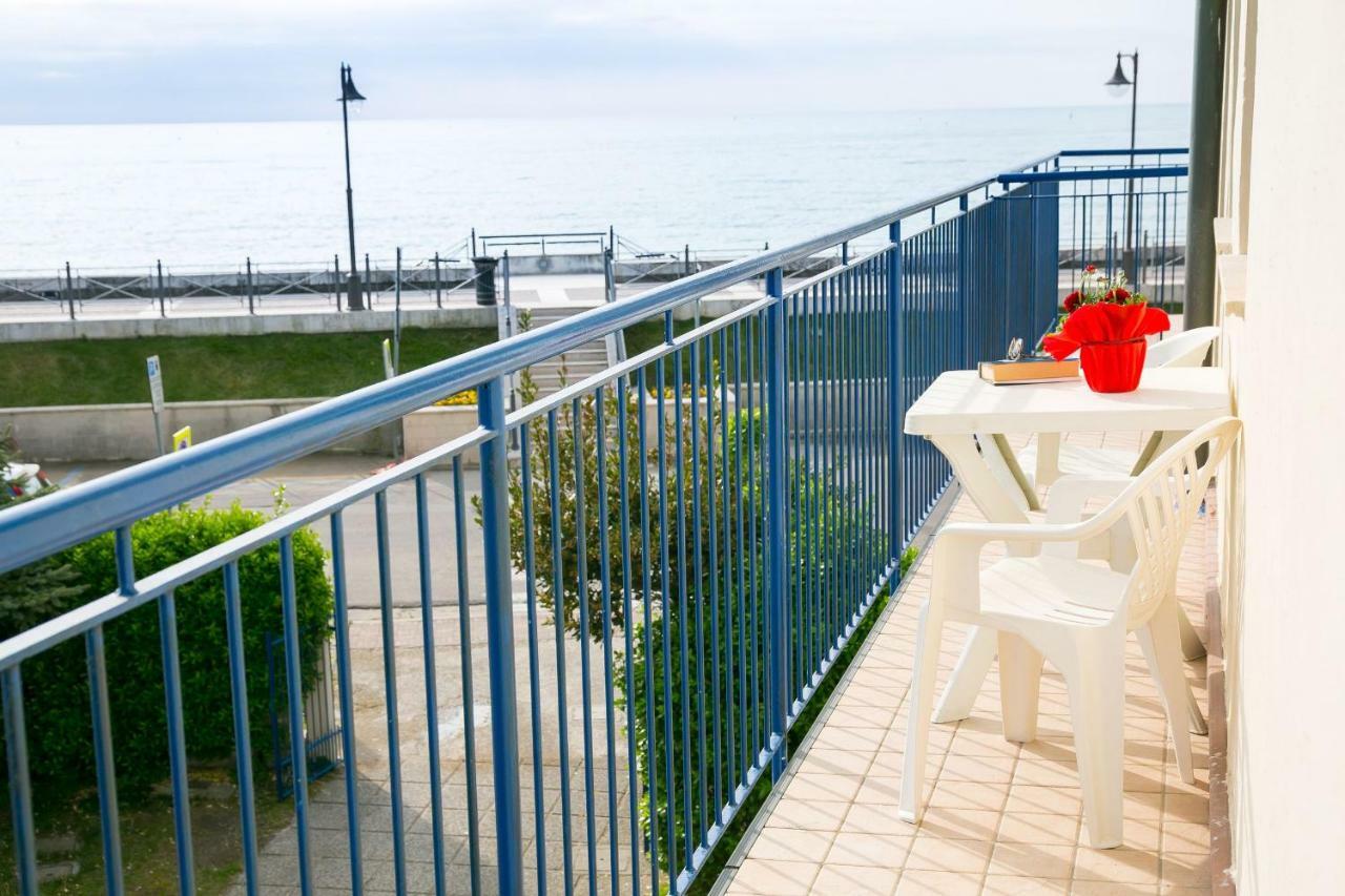 Residence Cristallo Каорле Екстериор снимка