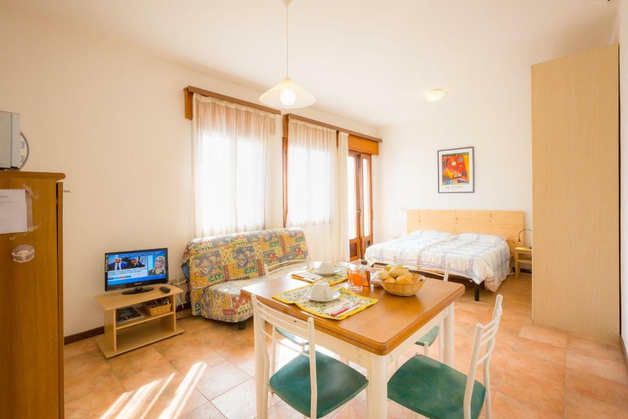 Residence Cristallo Каорле Екстериор снимка