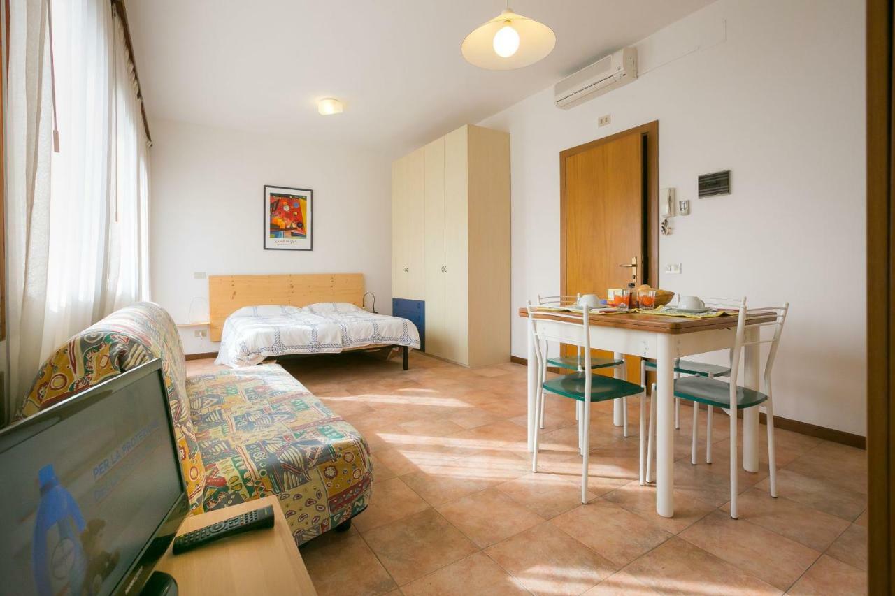 Residence Cristallo Каорле Екстериор снимка